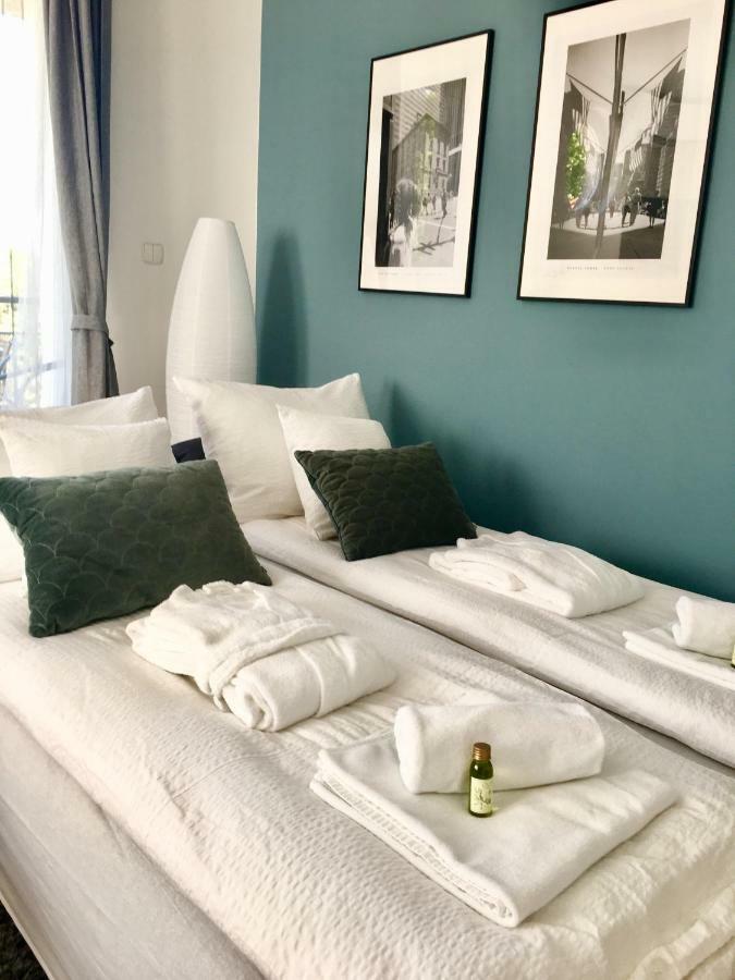 Lake Apartment II. Heviz Bagian luar foto