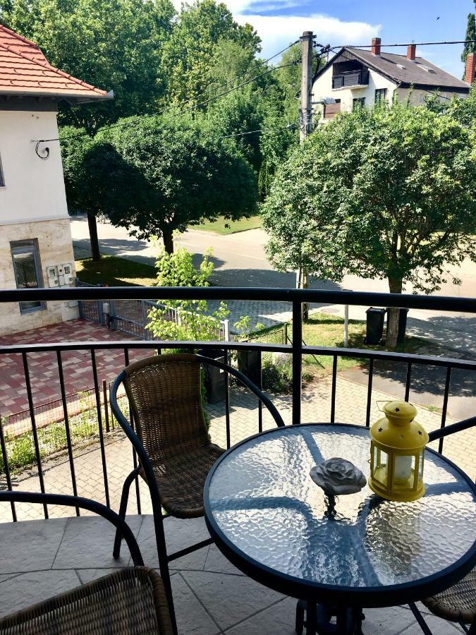 Lake Apartment II. Heviz Bagian luar foto